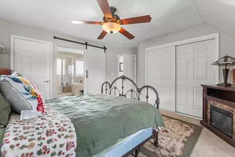 Bedroom - 27450 Harness Dr, Tehachapi, CA 93561 photo 4 of 4