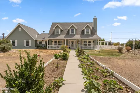 Exterior - 27450 Harness Dr, Tehachapi, CA 93561 photo 2 of 5