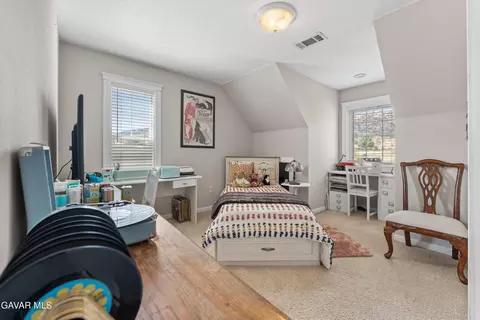 Bedroom - 27450 Harness Dr, Tehachapi, CA 93561 photo 2 of 4