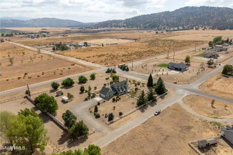 View/Area - 27450 Harness Dr, Tehachapi, CA 93561 photo 6 of 11