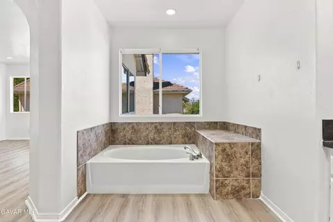 Bath - 1563 E Kettering St, Lancaster, CA 93535 photo 2 of 3