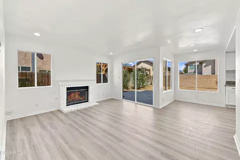 Living - 1563 E Kettering St, Lancaster, CA 93535 photo 3 of 4
