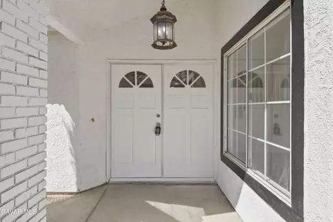 Entry Way - 1563 E Kettering St, Lancaster, CA 93535 photo 1 of 2