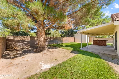 Exterior - 43552 Yew St, Lancaster, CA 93536 photo 8 of 9