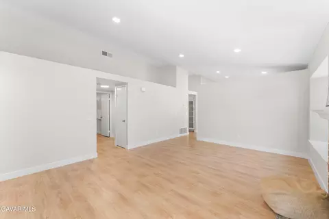 Living - 43552 Yew St, Lancaster, CA 93536 photo 2 of 6