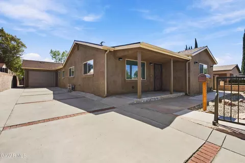 Exterior - 102 Brentwood Dr, Tehachapi, CA 93561 photo 1 of 7