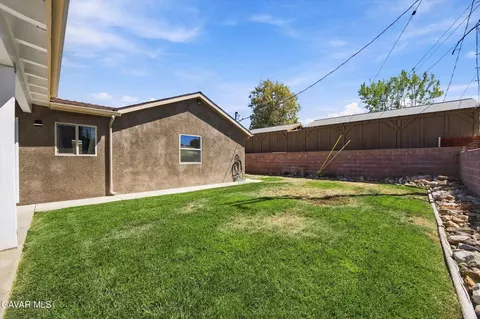 Exterior - 102 Brentwood Dr, Tehachapi, CA 93561 photo 4 of 7