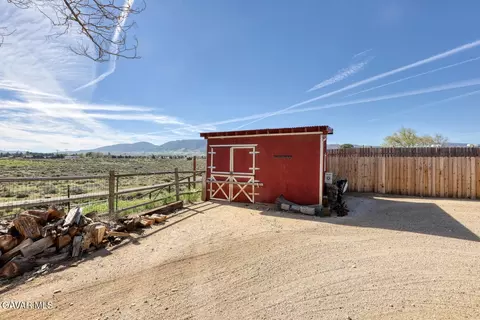 Exterior - 21510 Shirley Dr, Tehachapi, CA 93561 photo 8 of 8