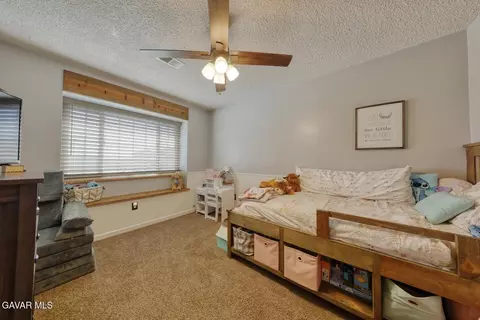 Bedroom - 21510 Shirley Dr, Tehachapi, CA 93561 photo 5 of 8