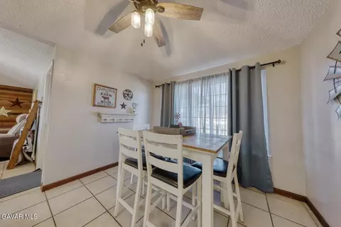 Dining - 21510 Shirley Dr, Tehachapi, CA 93561 photo 3 of 4