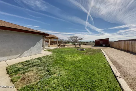 Exterior - 21510 Shirley Dr, Tehachapi, CA 93561 photo 3 of 8