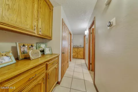 Entry Way - 21510 Shirley Dr, Tehachapi, CA 93561 photo 4 of 4