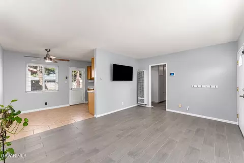 Living - 38457 E 31st St, Palmdale, CA 93550 photo 4 of 4