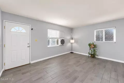 Living - 38457 E 31st St, Palmdale, CA 93550 photo 2 of 4