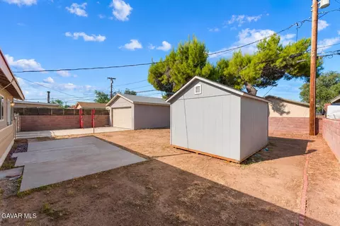 Exterior - 38457 E 31st St, Palmdale, CA 93550 photo 4 of 4