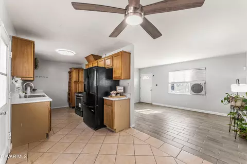 Kitchen - 38457 E 31st St, Palmdale, CA 93550 photo 1 of 5