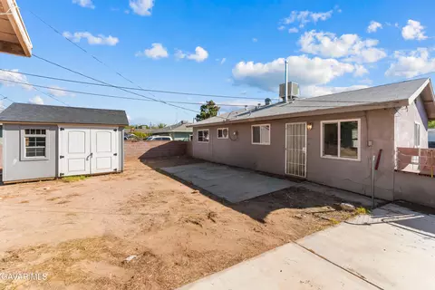 Exterior - 38457 E 31st St, Palmdale, CA 93550 photo 2 of 4