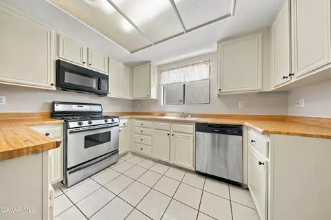 Kitchen - 2533 Topaz Ln, Lancaster, CA 93535 photo 1 of 1
