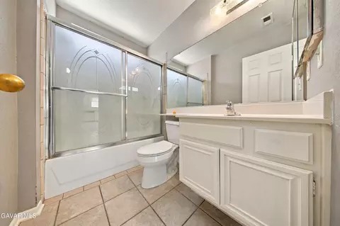 Bath - 2533 Topaz Ln, Lancaster, CA 93535 photo 2 of 2