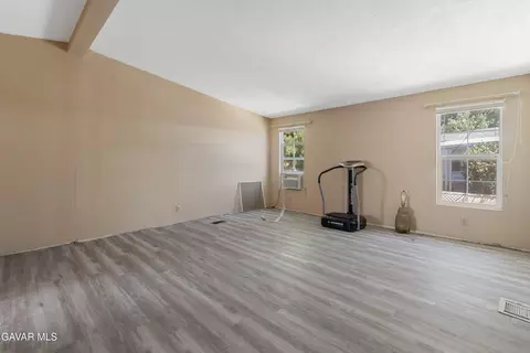 Living - 14556 E Tehachapi Blvd #SPC 15, Tehachapi, CA 93561 photo 6 of 8