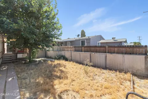 Exterior - 14556 E Tehachapi Blvd #SPC 15, Tehachapi, CA 93561 photo 3 of 3