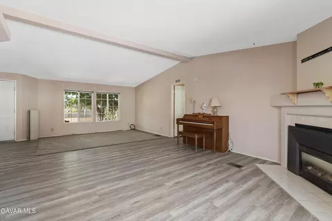 Living - 14556 E Tehachapi Blvd #SPC 15, Tehachapi, CA 93561 photo 3 of 8
