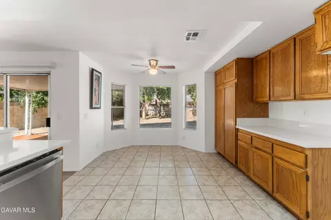 Kitchen - 37270 Carousel Cir, Palmdale, CA 93552 photo 6 of 6