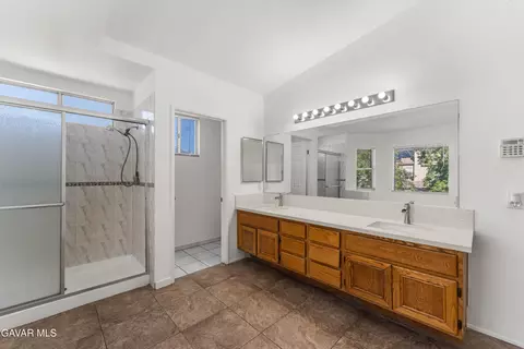 Bath - 37270 Carousel Cir, Palmdale, CA 93552 photo 6 of 6
