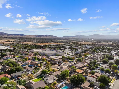 View/Area - 37270 Carousel Cir, Palmdale, CA 93552 photo 3 of 4