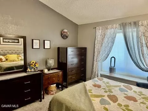 Bedroom - 4049 Saddleback Rd, Palmdale, CA 93552 photo 4 of 4