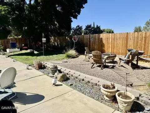 Exterior - 4049 Saddleback Rd, Palmdale, CA 93552 photo 3 of 8