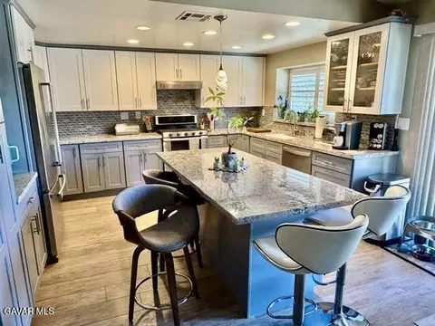 Kitchen - 4049 Saddleback Rd, Palmdale, CA 93552 photo 1 of 10