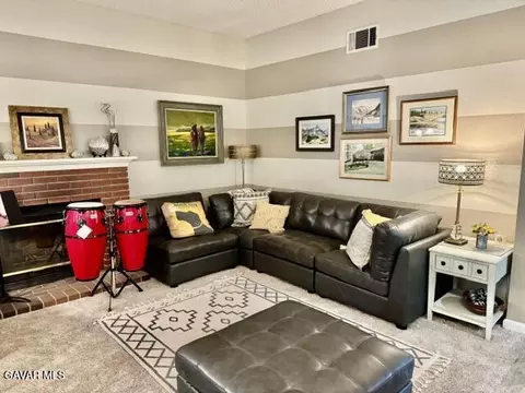 Living - 4049 Saddleback Rd, Palmdale, CA 93552 photo 2 of 3