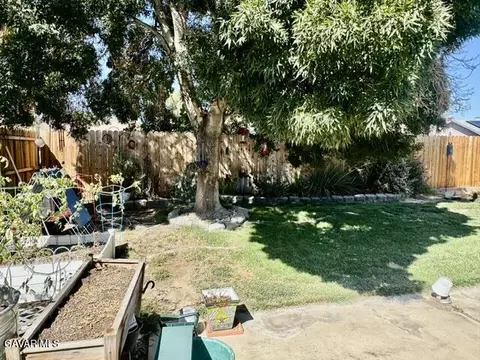 Exterior - 4049 Saddleback Rd, Palmdale, CA 93552 photo 8 of 8