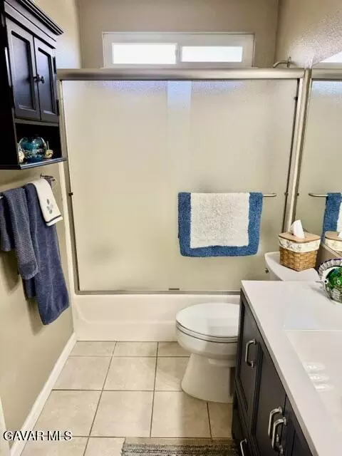 Bath - 4049 Saddleback Rd, Palmdale, CA 93552 photo 1 of 8