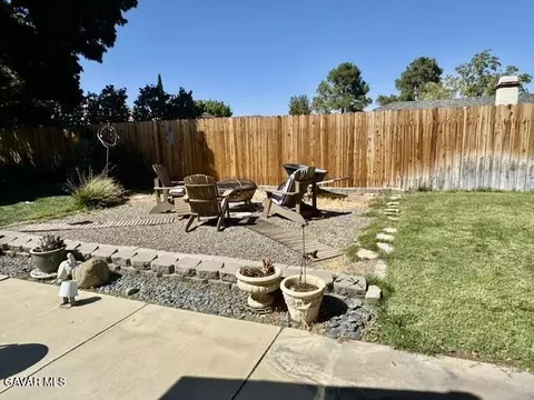 Exterior - 4049 Saddleback Rd, Palmdale, CA 93552 photo 4 of 8