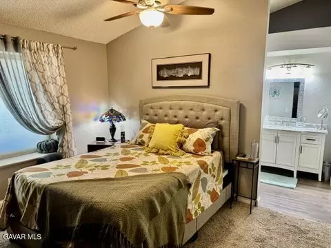 Bedroom - 4049 Saddleback Rd, Palmdale, CA 93552 photo 3 of 4