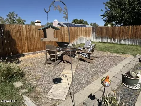 Exterior - 4049 Saddleback Rd, Palmdale, CA 93552 photo 6 of 8