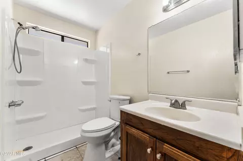 Bath - 38470 Division St, Palmdale, CA 93550 photo 3 of 3