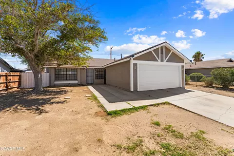 Exterior - 38470 Division St, Palmdale, CA 93550 photo 3 of 10