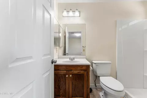 Bath - 38470 Division St, Palmdale, CA 93550 photo 2 of 3