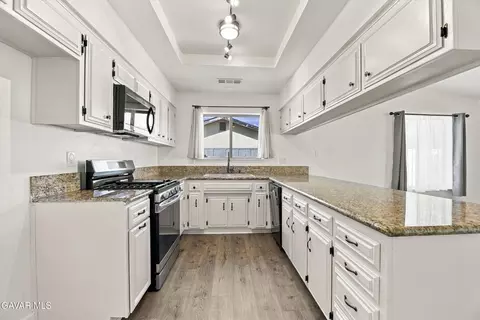 Kitchen - 1370 S Green St, Tehachapi, CA 93561 photo 3 of 5