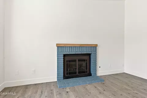 Living - 1370 S Green St, Tehachapi, CA 93561 photo 2 of 6