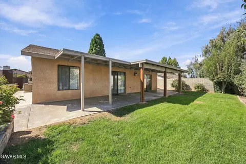 Exterior - 1370 S Green St, Tehachapi, CA 93561 photo 5 of 6