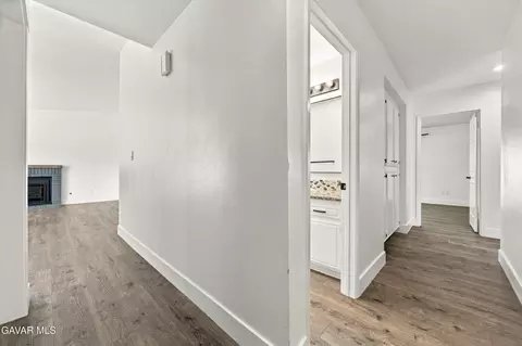Entry Way - 1370 S Green St, Tehachapi, CA 93561 photo 3 of 3