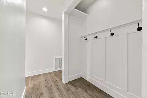 Entry Way - 1370 S Green St, Tehachapi, CA 93561 photo 2 of 3