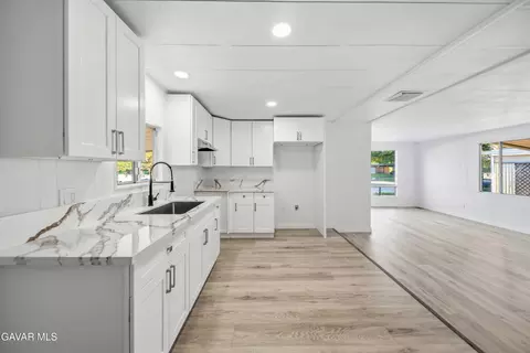 Kitchen - 43850 20th St E Space #47, Lancaster, CA 93535 photo 1 of 2