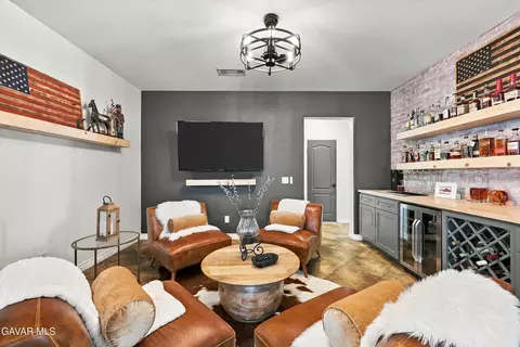 Living - 111 Elderberry Ct, Tehachapi, CA 93561 photo 1 of 7
