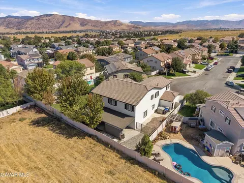 View/Area - 111 Elderberry Ct, Tehachapi, CA 93561 photo 5 of 6