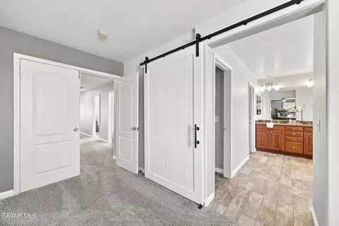 Entry Way - 111 Elderberry Ct, Tehachapi, CA 93561 photo 6 of 8